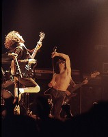 /album/fotogaleria-rock/acdc-hughes-long-ago-jpg/