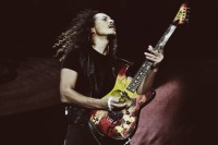 /album/fotogaleria-rock/kirk-hammett-by-mehmeturgut-jpg1/
